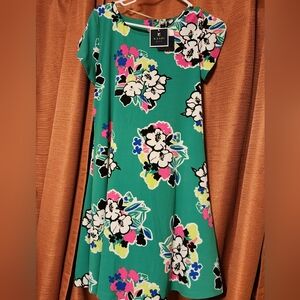 Kaari Green with Floral print Size 7